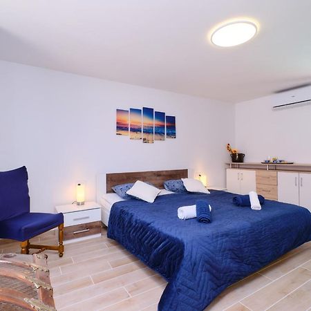 Apartment Kaleta Sveti Jakov Extérieur photo